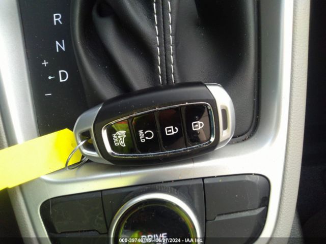 KMHRC8A39RU302829 Hyundai Venue Sel