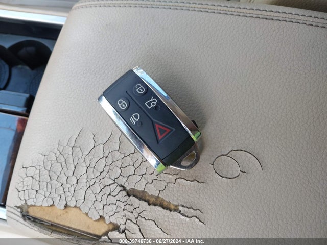 2012 JAGUAR XF SAJWA0FB8CLS28591 Photo 10