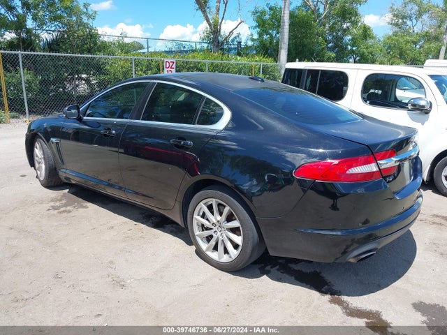 2012 JAGUAR XF SAJWA0FB8CLS28591 Photo 2