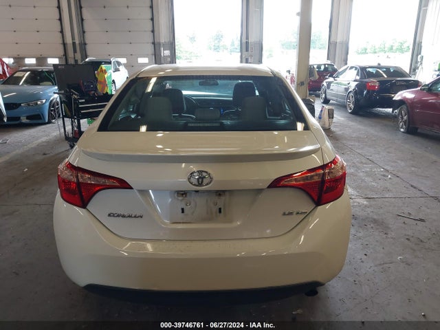 Toyota Corolla Le Eco 2018 5YFBPRHEXJP757326 Image 16