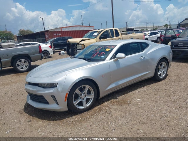 Chevrolet Camaro 1lt 2018 1G1FB1RX5J0107677 Image 2