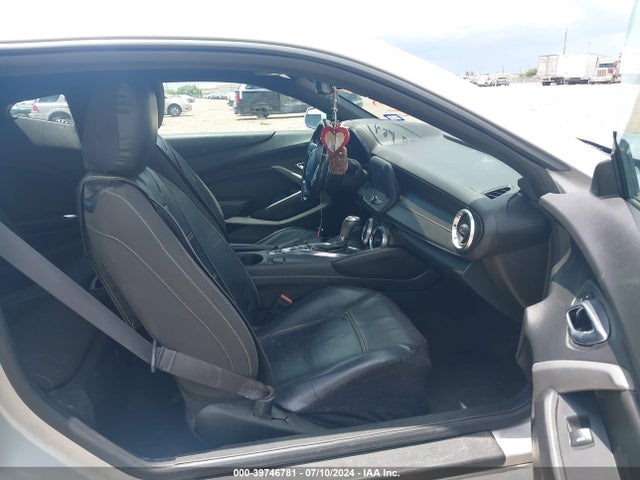 Chevrolet Camaro 1lt 2018 1G1FB1RX5J0107677 Image 5