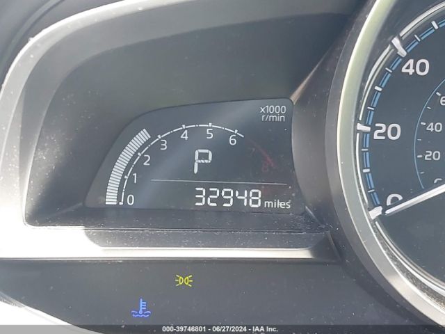 3MYDLBYV4LY709286 Toyota YARIS LE