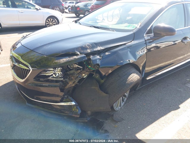 1G4ZN5SS0JU145565 Buick Lacrosse Preferred