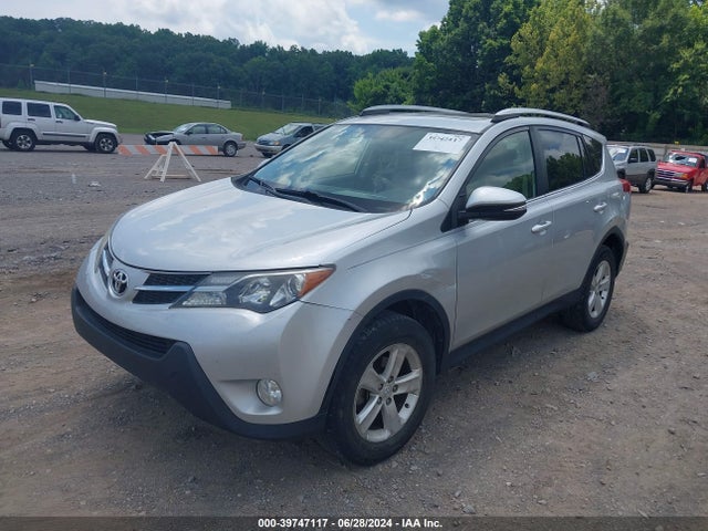 Toyota Rav4 Xle 2014 JTMRFREV2ED090122 Image 2