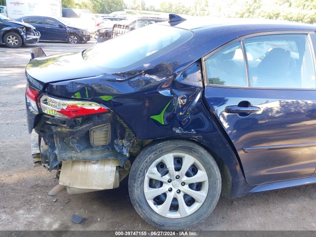 Toyota COROLLA LE 2022 5YFEPMAE5NP322908 Image 17