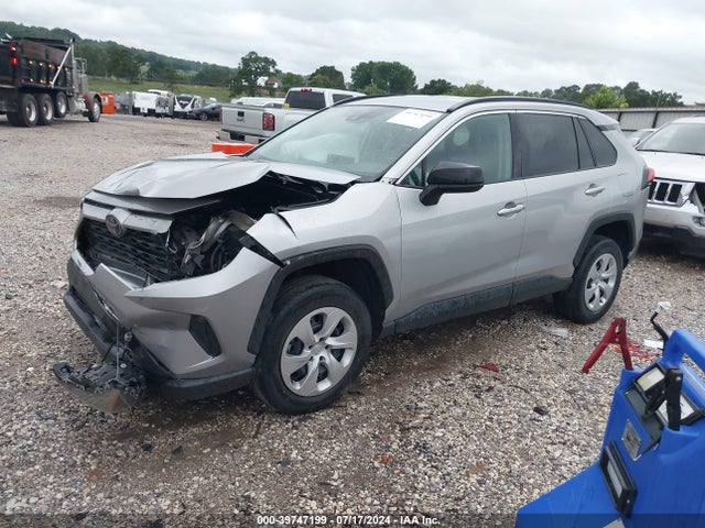 Toyota RAV4 LE 2019 2T3H1RFV7KW048133 Image 2