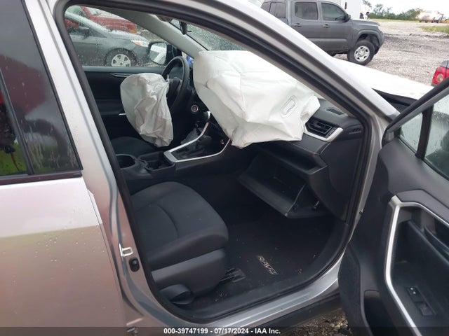 Toyota RAV4 LE 2019 2T3H1RFV7KW048133 Image 5