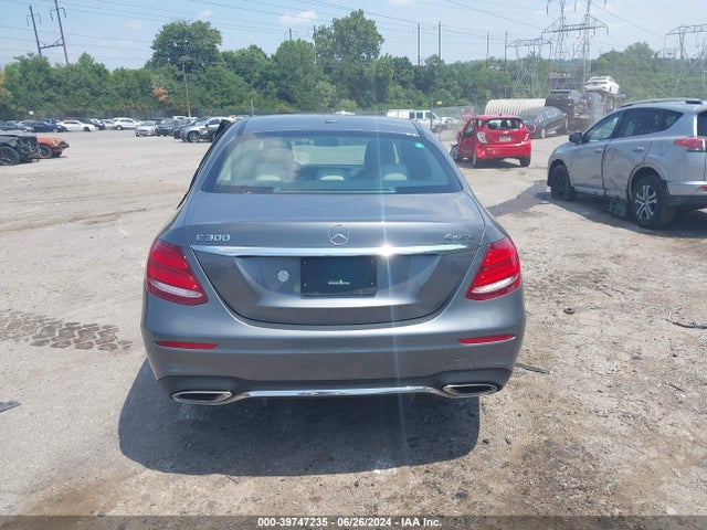 WDDZF4KB2KA674374 Mercedes-Benz E 300 4matic