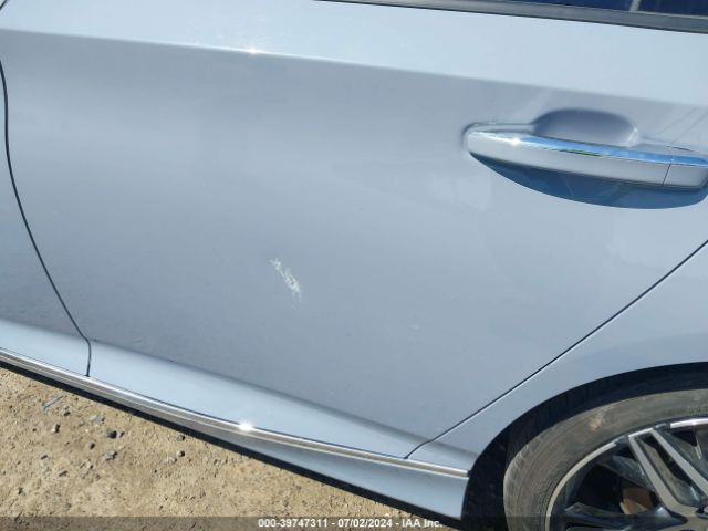 1HGCV3F95NA006983 Honda Accord Hybrid Touring
