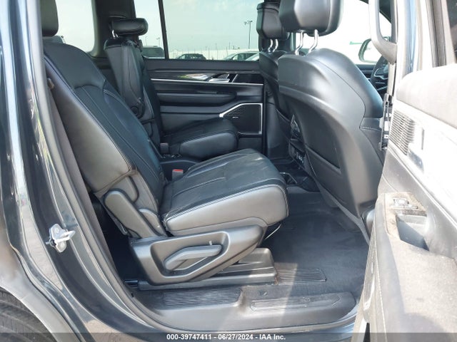 1C4SJUBT0NS181455 Jeep Wagoneer Series Ii 4x2