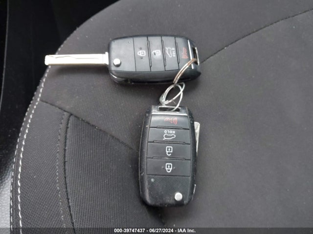 KIA Soul 2016 KNDJN2A27G7338014 Image 11