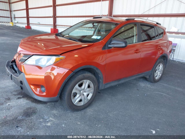 Toyota RAV4 LE 2015 JTMBFREV4FD120787 Image 2