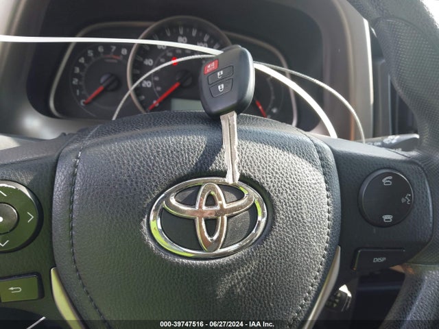 Toyota RAV4 LE 2014 JTMZFREV3EJ012143 Image 11