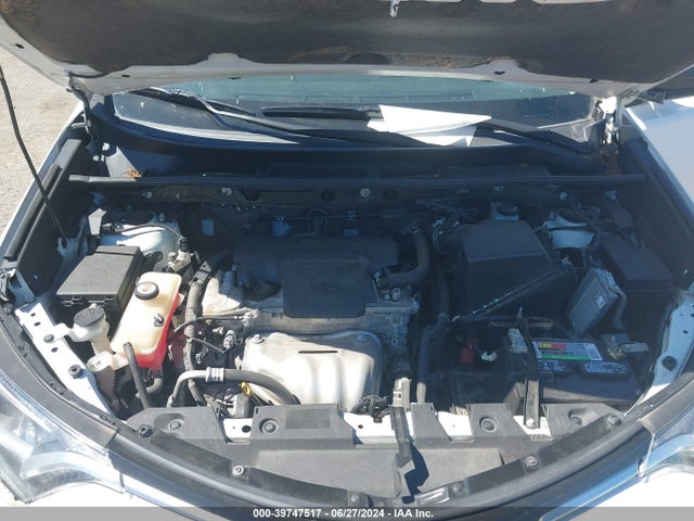 Toyota RAV4 LE 2018 JTMZFREVXJJ155505 Image 10