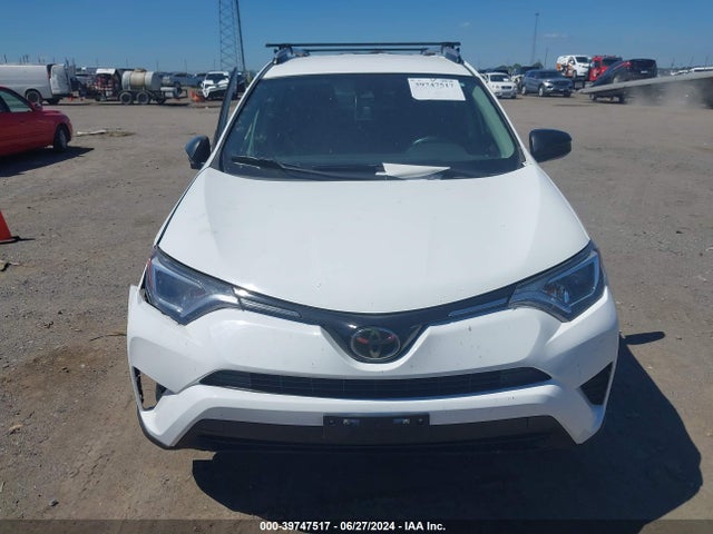 Toyota RAV4 LE 2018 JTMZFREVXJJ155505 Image 12