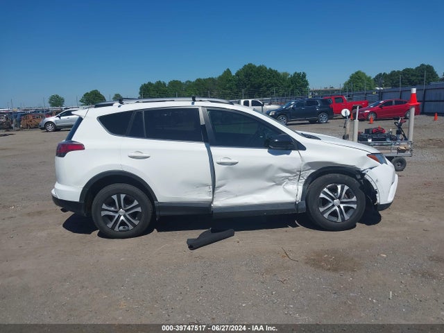 Toyota RAV4 LE 2018 JTMZFREVXJJ155505 Image 13