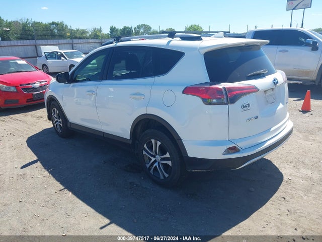 Toyota RAV4 LE 2018 JTMZFREVXJJ155505 Image 3