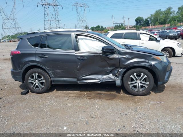 2T3BFREV4GW421242 Toyota RAV4 LE