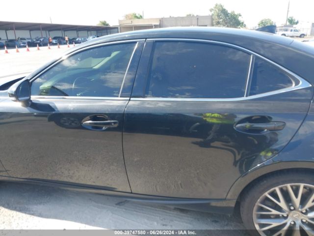 JTHBA1D2XH5055317 Lexus IS 200T