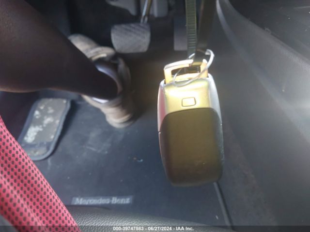 WDD3G4FB2KW002945 Mercedes-Benz A 220 4matic