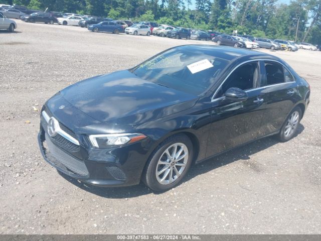 WDD3G4FB2KW002945 Mercedes-Benz A 220 4matic