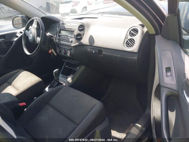 WVGBV3AXXEW526157 Volkswagen TIGUAN S