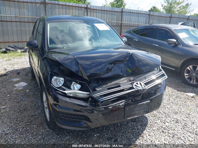 WVGBV3AXXEW526157 Volkswagen TIGUAN S