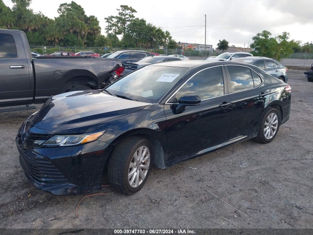 Toyota CAMRY LE 2019 4T1B11HK7KU808838 Image 2