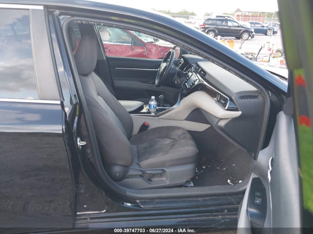 Toyota CAMRY LE 2019 4T1B11HK7KU808838 Image 5