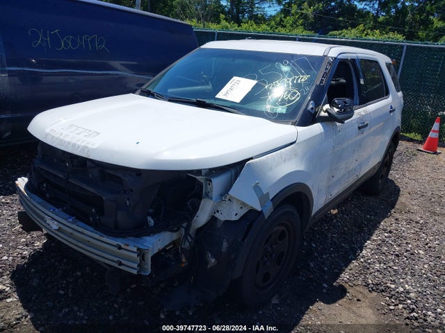 Ford Utility Police Interceptor 2017 1FM5K8AR4HGA77173 Image 2