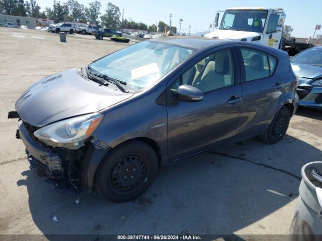 JTDKDTB34G1131314 Toyota Prius C One