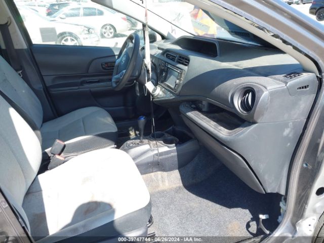 JTDKDTB34G1131314 Toyota Prius C One