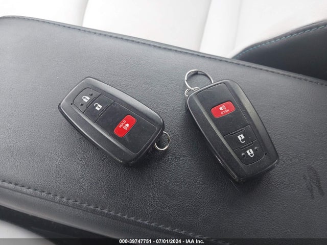 Toyota PRIUS XLE 2019 JTDKARFUXK3076430 Image 11