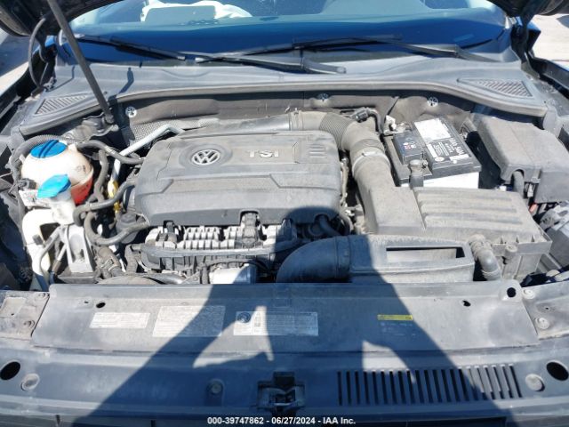 1VWAT7A31FC040654 Volkswagen Passat 1.8t S