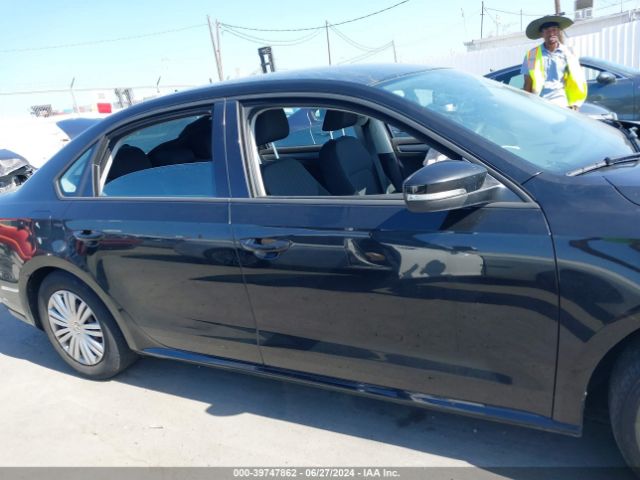 1VWAT7A31FC040654 Volkswagen Passat 1.8t S