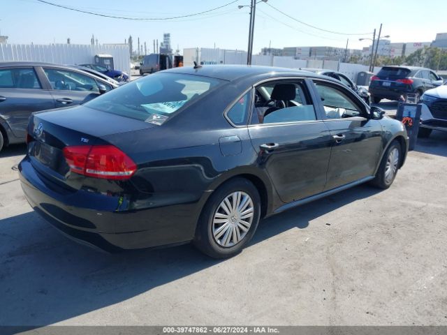 1VWAT7A31FC040654 Volkswagen Passat 1.8t S