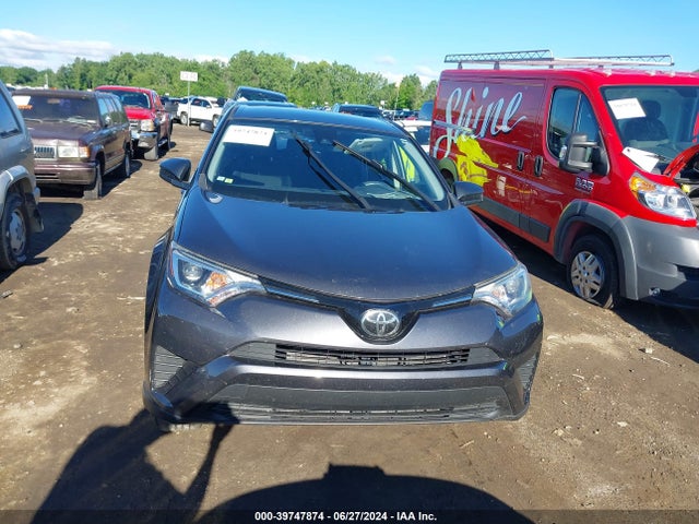 Toyota RAV4 LE 2018 JTMBFREVXJJ176095 Image 12