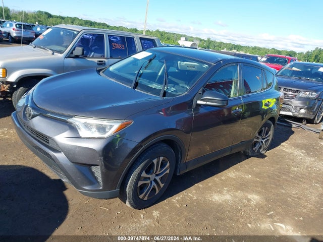 Toyota RAV4 LE 2018 JTMBFREVXJJ176095 Image 2