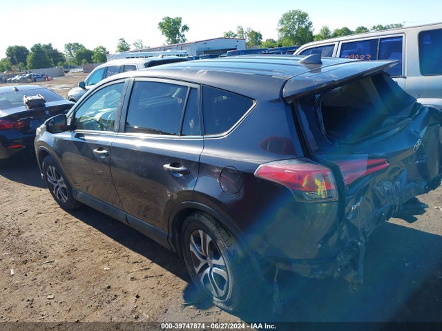Toyota RAV4 LE 2018 JTMBFREVXJJ176095 Image 3