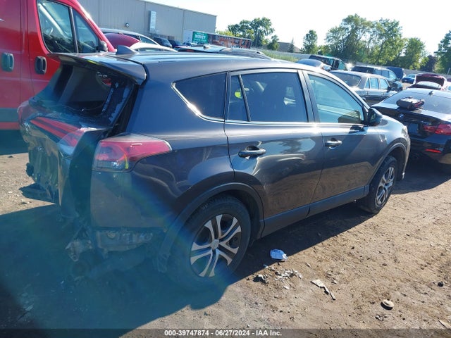 Toyota RAV4 LE 2018 JTMBFREVXJJ176095 Image 4