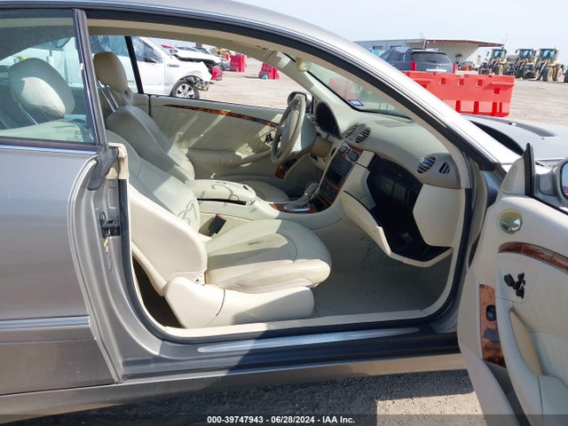 39747943 :رقم المزاد ، WDBTJ65J54F104449 vin ، 2004 Mercedes-benz Clk 320 مزاد بيع