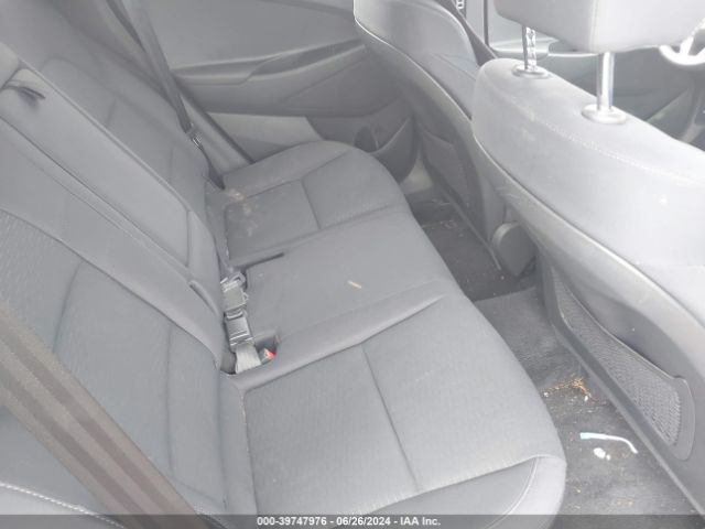 KM8J2CA41KU894826 Hyundai TUCSON SE