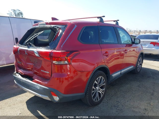 JA4AZ3A35HZ026163 Mitsubishi Outlander Se