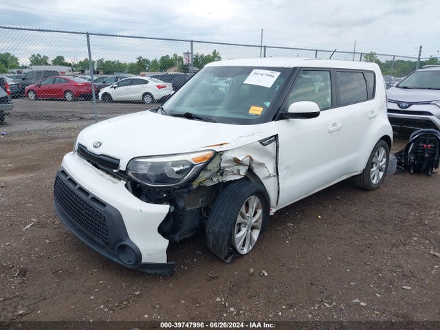 KIA SOUL + 2015 KNDJP3A53F7182028 Image 2