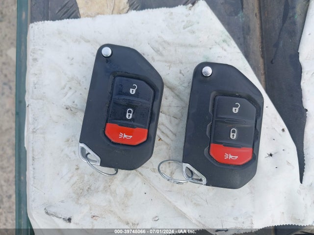 1C4HJXDG2NW120757 Jeep Wrangler Unlimited Sport Altitude 4x4