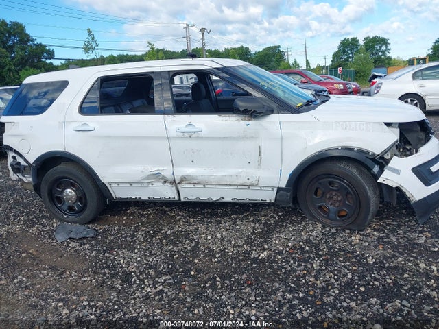 Ford Police Interceptor Utility 2018 1FM5K8AR1JGA37090 Image 13