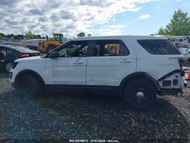 Ford Police Interceptor Utility 2018 1FM5K8AR1JGA37090 Image 14