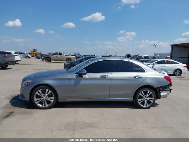 55SWF4JB5FU089587 Mercedes-Benz C 300 Luxury/sport