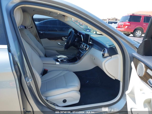 55SWF4JB5FU089587 Mercedes-Benz C 300 Luxury/sport